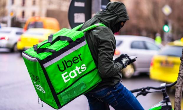 Uber Eats Offers Restaurant Ordering to Kroger Shoppers