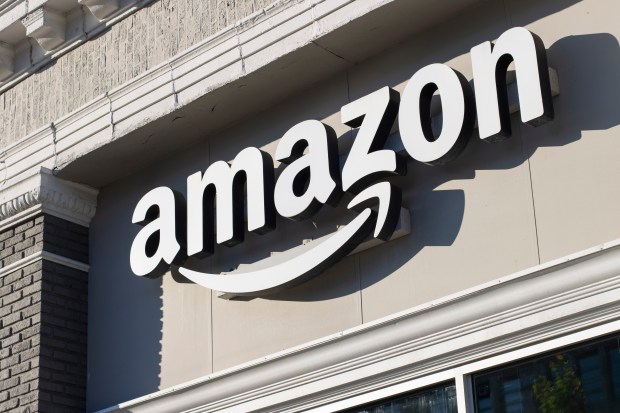 Amazon and Perplexity Clash Over Use of Third-Party AI Shopping Agents 