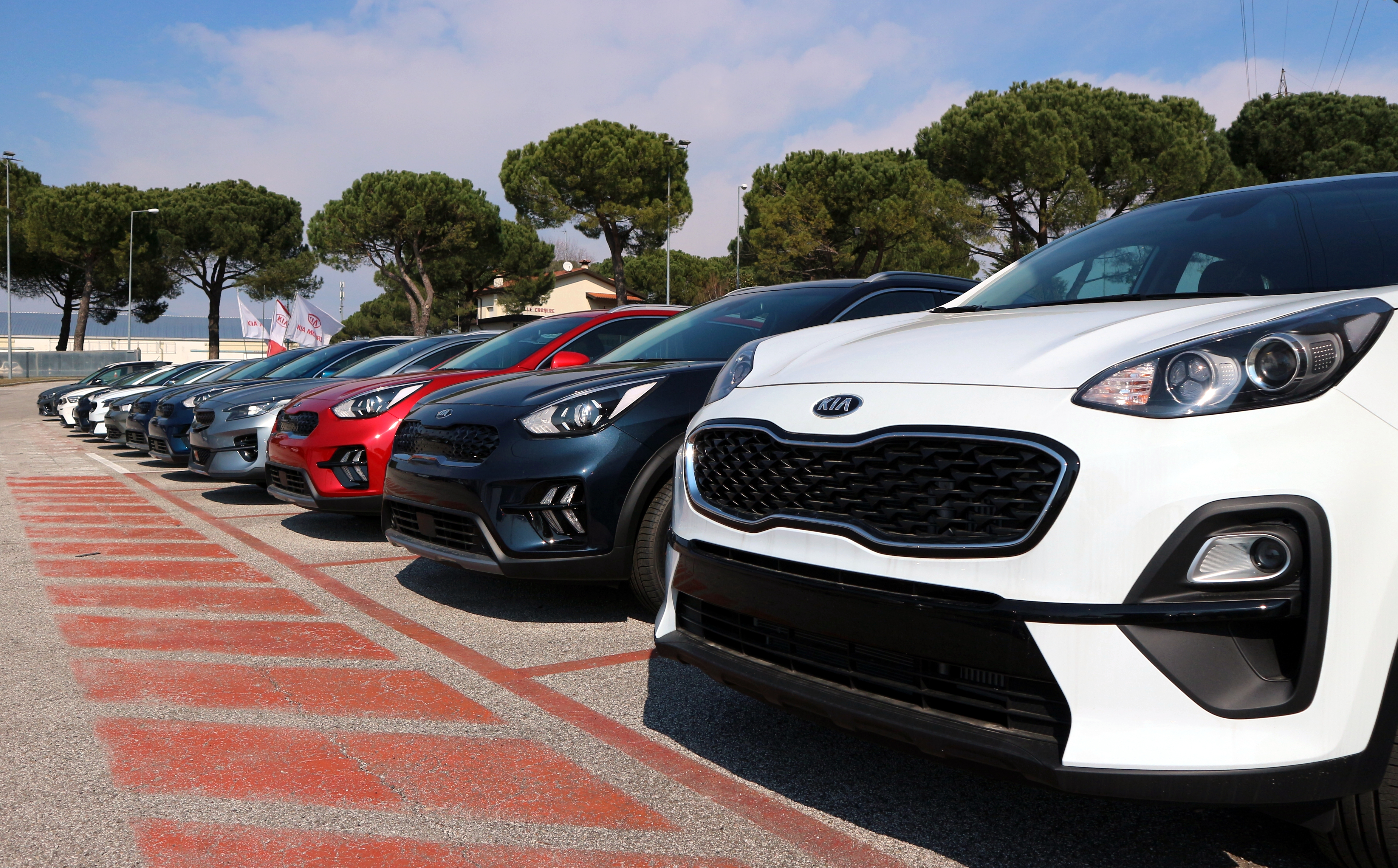 Automakers Embed AI Across Factory, Car Systems
