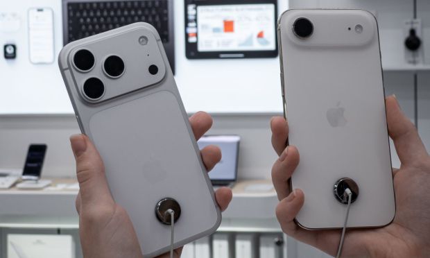 Apple’s Sales Hopes Deflated by Tepid iPhone Air Demand