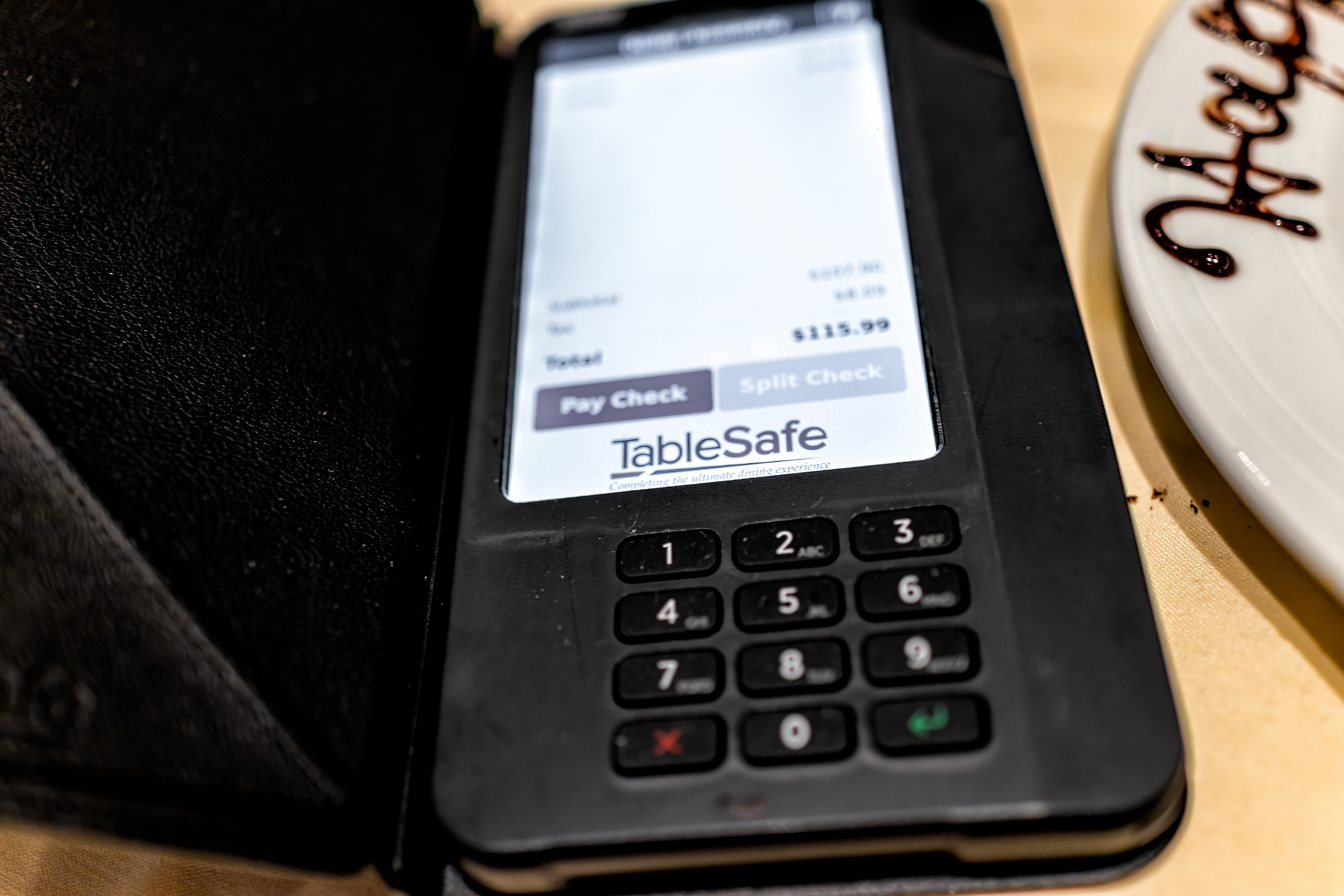 Digital Tipping Keeps Employees Loyal as Restaurants Battle Labor Gaps