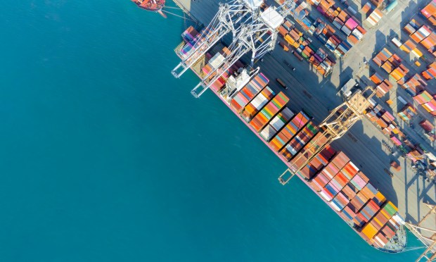 Holiday Shipping Peak Could Be ‘Virtually Nonexistent’ Amid Tariffs