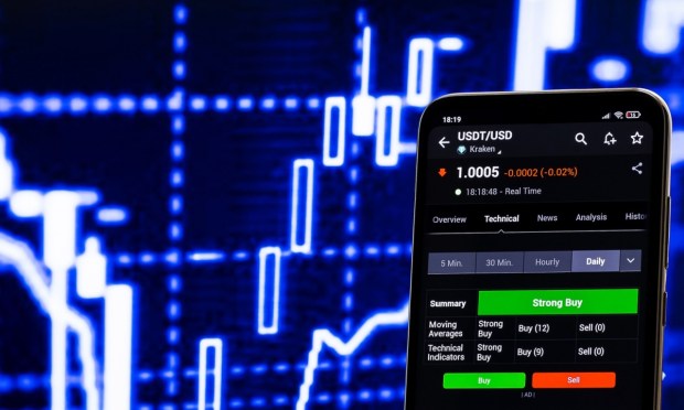 Fed Governor Says Stablecoin Demand Could Lower Interest Rates