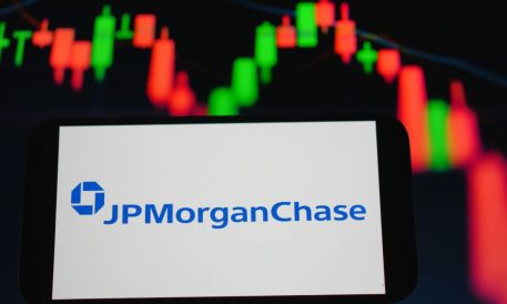 JPMorgan CEO Sees Consumers ‘Doing Fine’ Despite Job Troubles