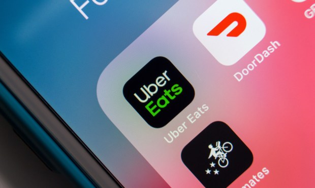 DoorDash, Uber Challenge NYC Law Requiring Tip Option at Checkout