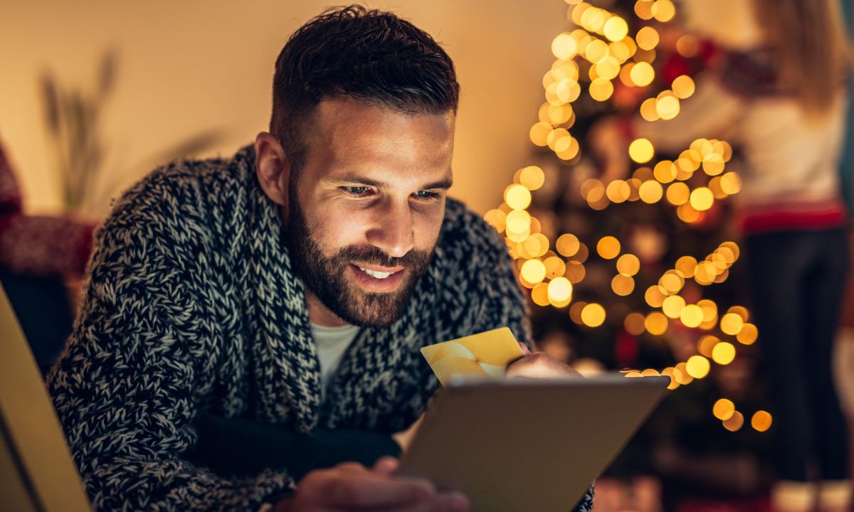 Cyber Monday Spending Forecast to Climb 6% With AI’s Help