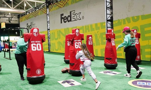 Super-Bowl-fan-experiences