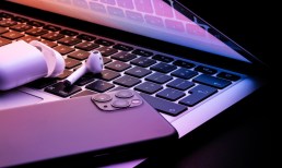 Apple, AI, wearables