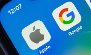 Apple Recruits Google Shopping Exec to Lead AI Marketing