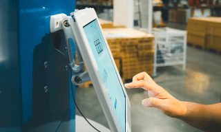 Merchants Face Smarter Shoppers Who Know Which Payment Button to Press
