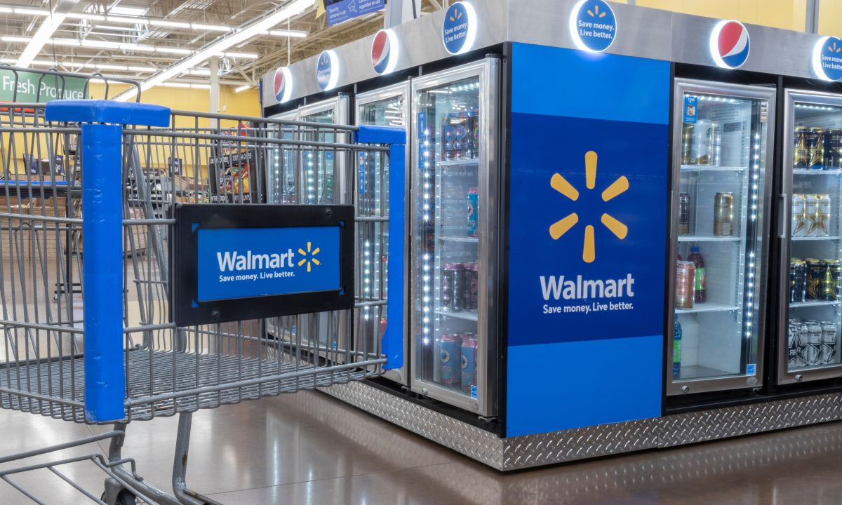 Walmart’s Digital Price Tags Face Scrutiny Over Potential Surge Pricing