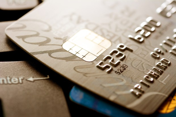 The $700 Credit Card Club Gets Crowded as Issuers Fight for Wallet Space
