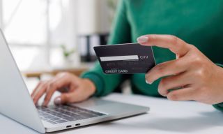 Fed Data Signals Consumers Pulling Back on Credit Card Spending