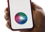 Apple Pushes Siri Programmers to Adopt AI Coding Tools