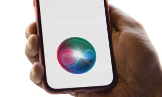 Apple Pushes Siri Programmers to Adopt AI Coding Tools
