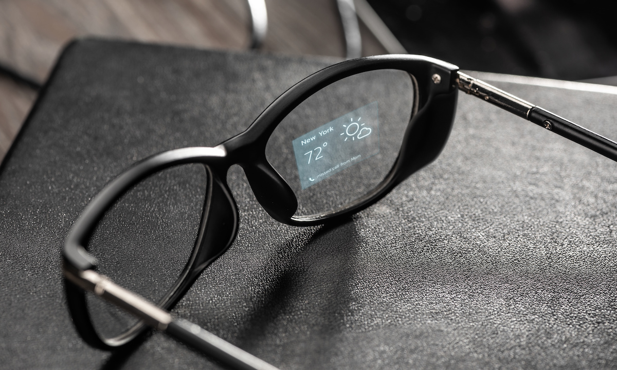 If AI Fixed Smart Glasses, Why Aren’t Consumers Wearing Them?