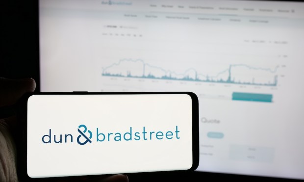 Dun & Bradstreet Partners With Anthropic to Automate Business Onboarding