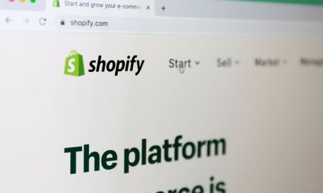 Thrive Capital Bets $100 Million on Shopify’s AI Future