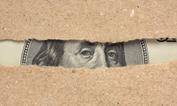 b2b late payments, hiding spot