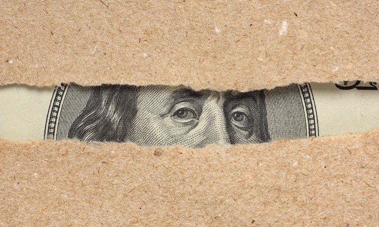 b2b late payments, hiding spot