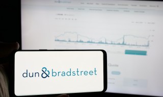 Dun & Bradstreet Adds Agentic AI to Compliance Workflows