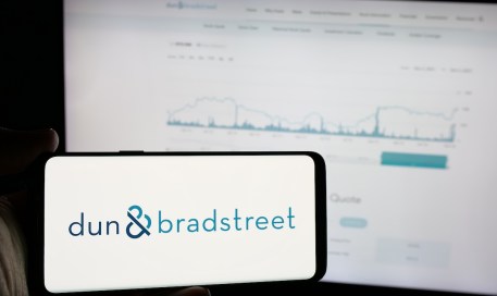 Dun & Bradstreet Adds Agentic AI to Compliance Workflows