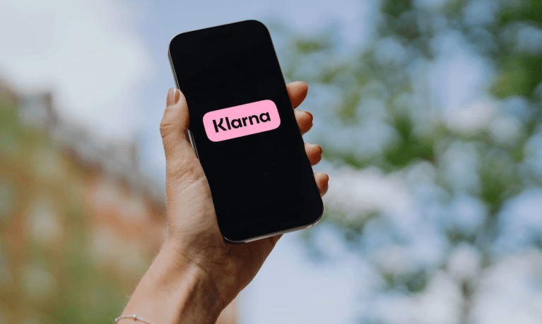 hand, phone, Klarna app