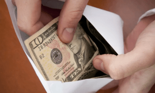 Cash Stuffing Brings Grandma’s Budgeting Back for Gen Z