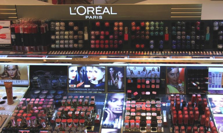 L’Oréal Cuts Customer Service Time 64% With AI