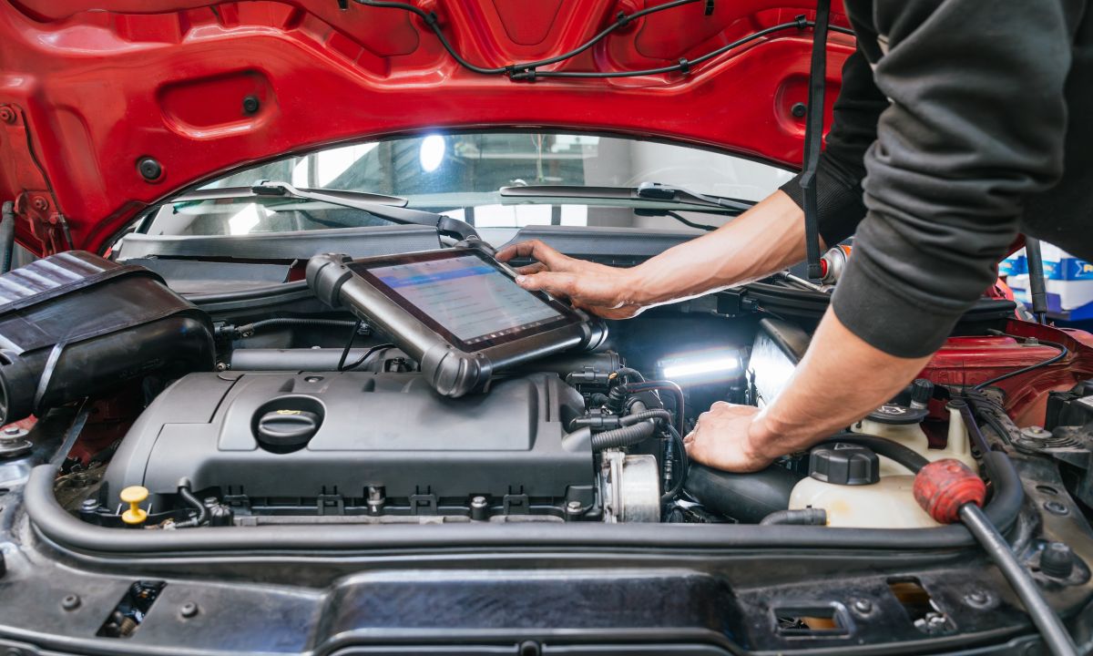 Higher-Tech Cars Drive Up Repair Costs for Mechanics and Consumers